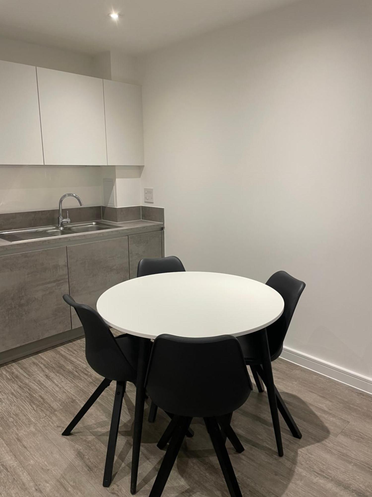 Luxurious 2 Bedroom Apartment Баркинг Экстерьер фото